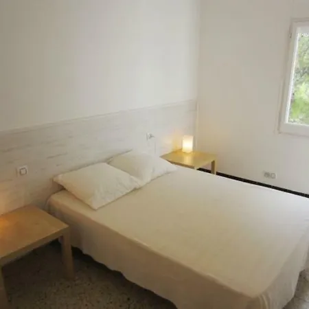 1564 * Llanca